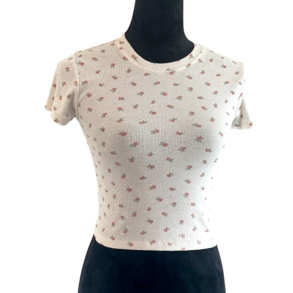 95% Cotton Floral Cropped Tee - Picture 1 of 3